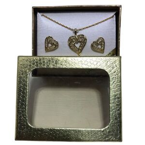 Genuine Austrian Crystal 18" chain heart earings matching necklace set Gold tone
